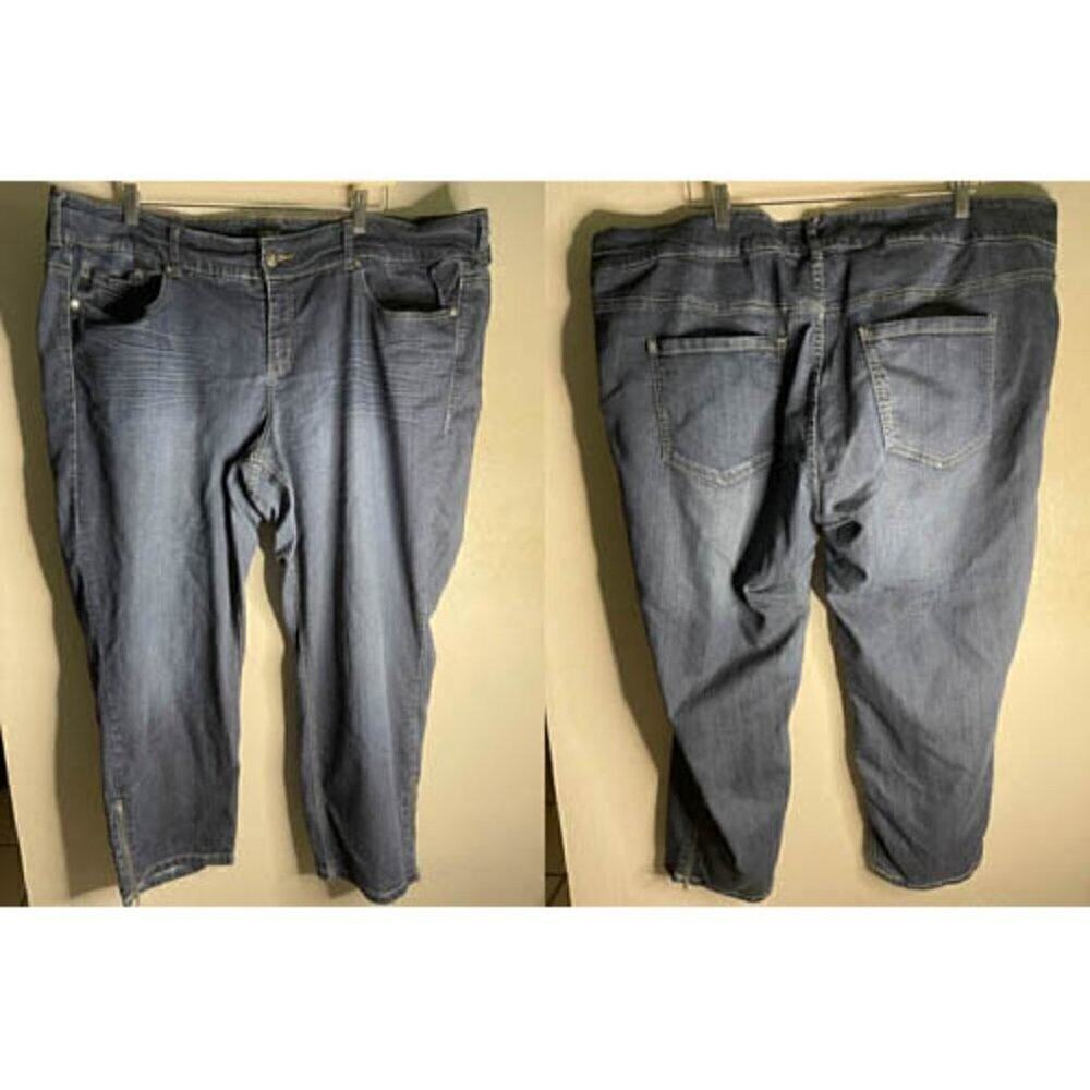 Torrid Denim Women's Capri pants with zipper details on leg, Sz 26